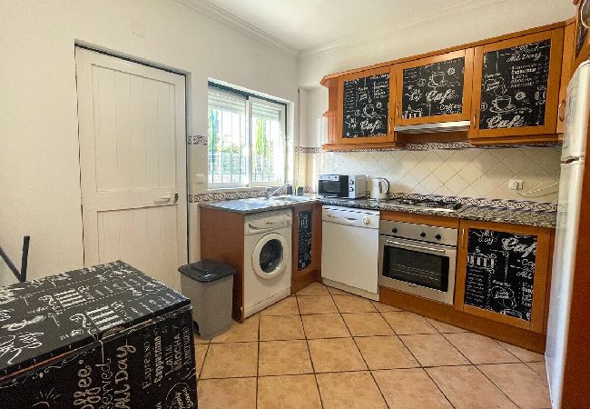 Villa em Albufeira - Moradia T3 Águia Marina, com piscina e churrasqueira  Villa em Albufeira - Moradia T3 Águia Marina, com piscina e churrasqueira