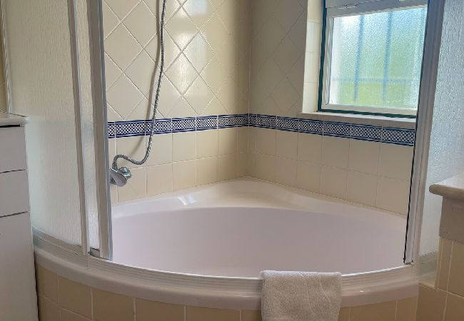 Villa em Albufeira - Moradia T3 Águia Marina, com piscina e churrasqueira  Villa em Albufeira - Moradia T3 Águia Marina, com piscina e churrasqueira