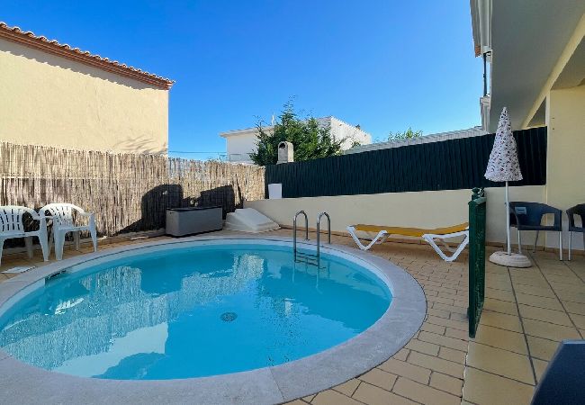 Villa em Albufeira - Moradia T3 Águia Marina, com piscina e churrasqueira  Villa em Albufeira - Moradia T3 Águia Marina, com piscina e churrasqueira