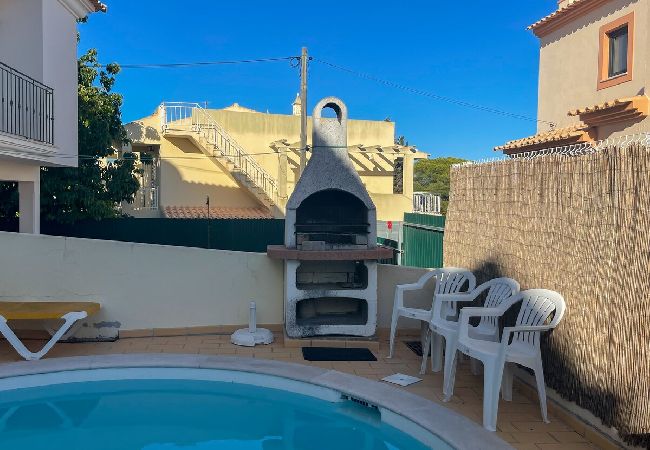 Villa em Albufeira - Moradia T3 Águia Marina, com piscina e churrasqueira  Villa em Albufeira - Moradia T3 Águia Marina, com piscina e churrasqueira