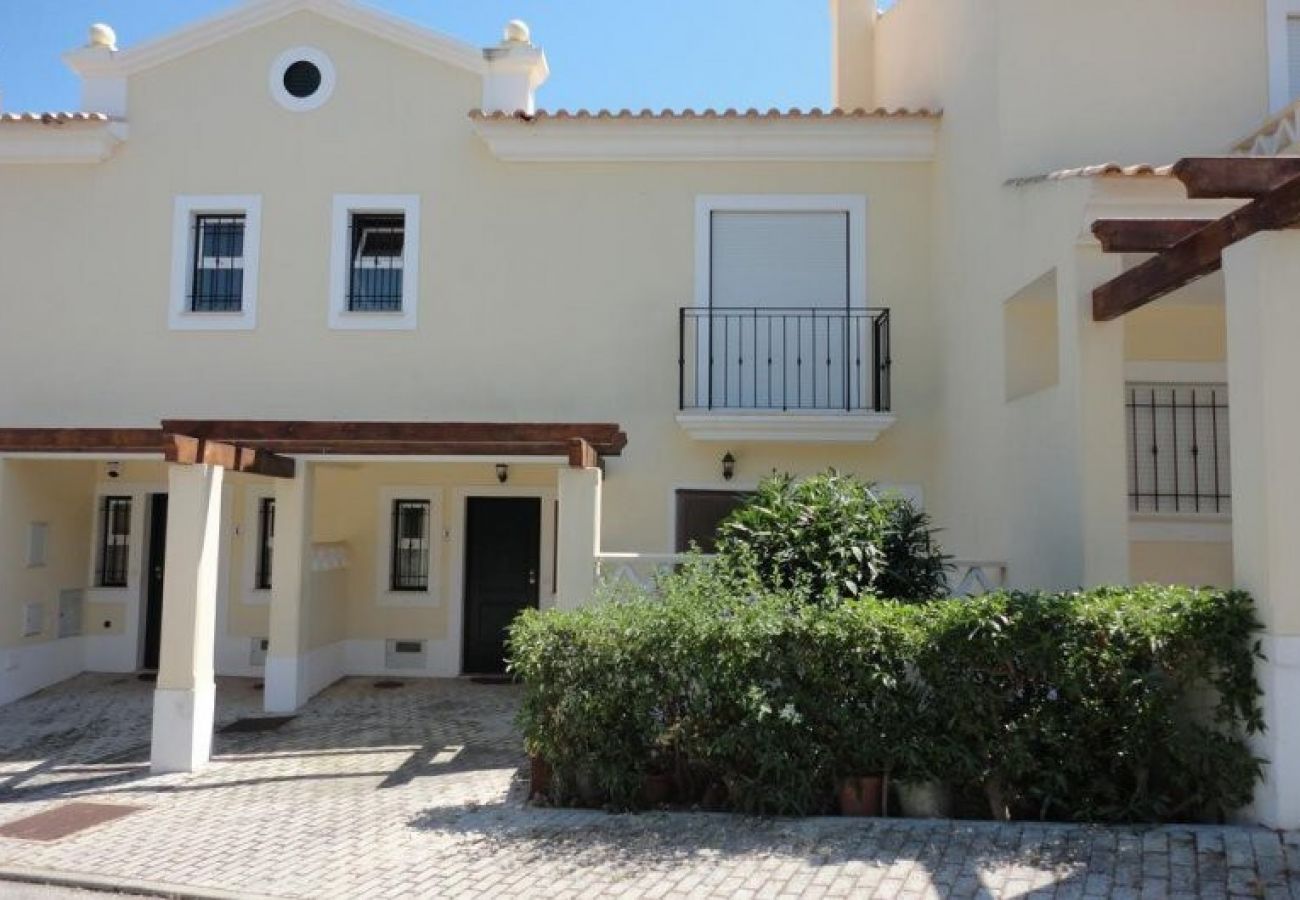 Villa em Albufeira - Moradia T3 Águia Marina, com piscina e churrasqueira 