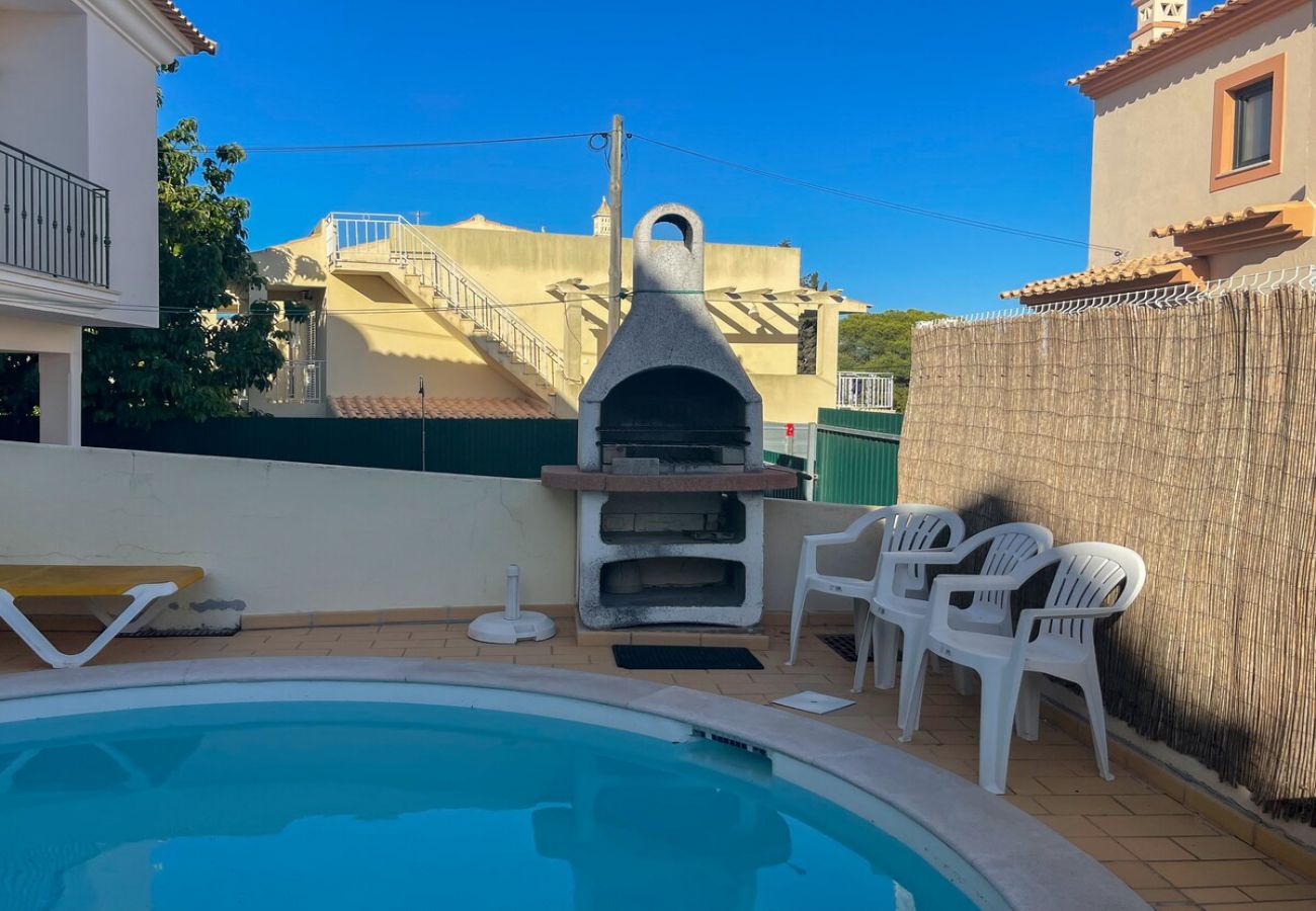 Villa em Albufeira - Moradia T3 Águia Marina, com piscina e churrasqueira 