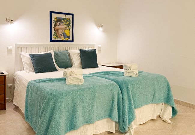 Quarto em Albufeira - Sofeelings, Quarto Mar_Piso 2, Baixa de Albufeira Quarto em Albufeira - Sofeelings, Quarto Mar_Piso 2, Baixa de Albufeira
