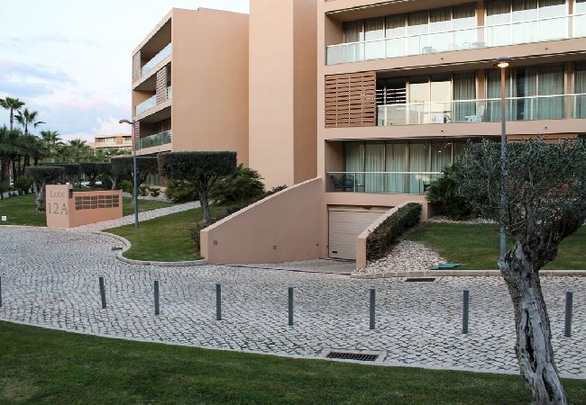Apartamento em Albufeira - Herdade dos Salgados, T2 12A_1D, Vila das Lagoas  Apartamento em Albufeira - Herdade dos Salgados, T2 12A_1D, Vila das Lagoas