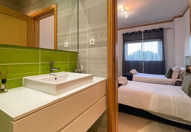 Casa geminada em Albufeira - Cerro de Águia, Albufeira, Moradia T2 c/ piscina Casa geminada em Albufeira - Cerro de Águia, Albufeira, Moradia T2 c/ piscina