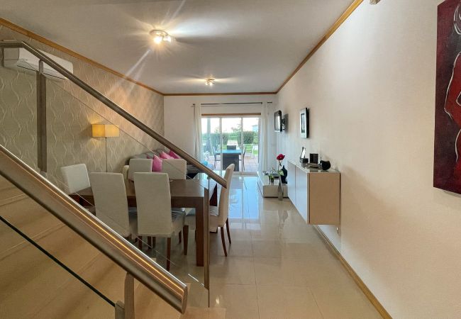 Casa geminada em Albufeira - Cerro de Águia, Albufeira, Moradia T2 c/ piscina Casa geminada em Albufeira - Cerro de Águia, Albufeira, Moradia T2 c/ piscina