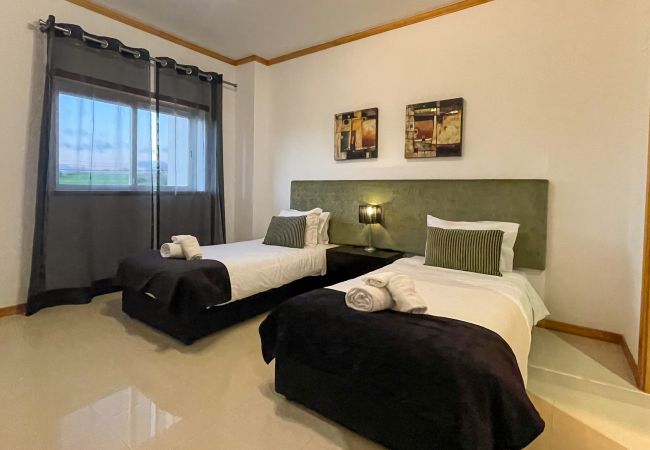 Casa geminada em Albufeira - Cerro de Águia, Albufeira, Moradia T2 c/ piscina Casa geminada em Albufeira - Cerro de Águia, Albufeira, Moradia T2 c/ piscina