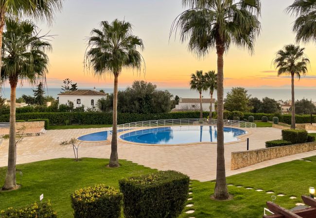 Casa geminada em Albufeira - Cerro de Águia, Albufeira, Moradia T2 c/ piscina Casa geminada em Albufeira - Cerro de Águia, Albufeira, Moradia T2 c/ piscina