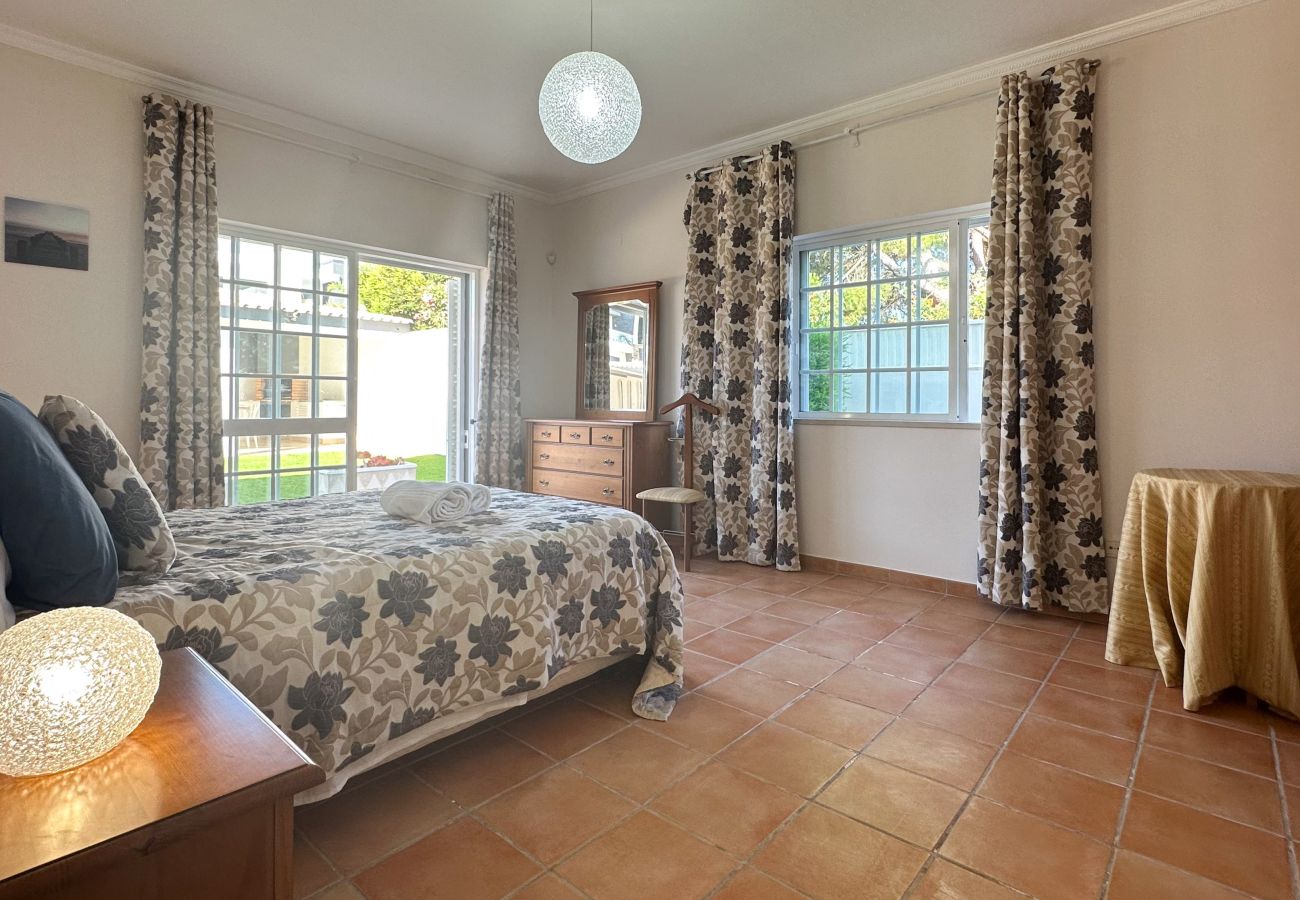 Villa em Albufeira -  Vivenda Catavento V5 Piscina e 100mt Praia da Galé