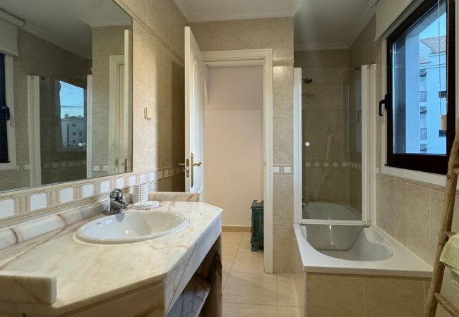 Apartamento em Albufeira - Apartamento T2, Praia da Falésia 1C, Albufeira Apartamento em Albufeira - Apartamento T2, Praia da Falésia 1C, Albufeira