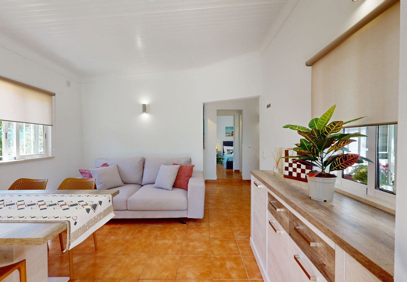 Alojamento de turismo rural em Guia - Quinta Casalinho - T2 Amendoeira