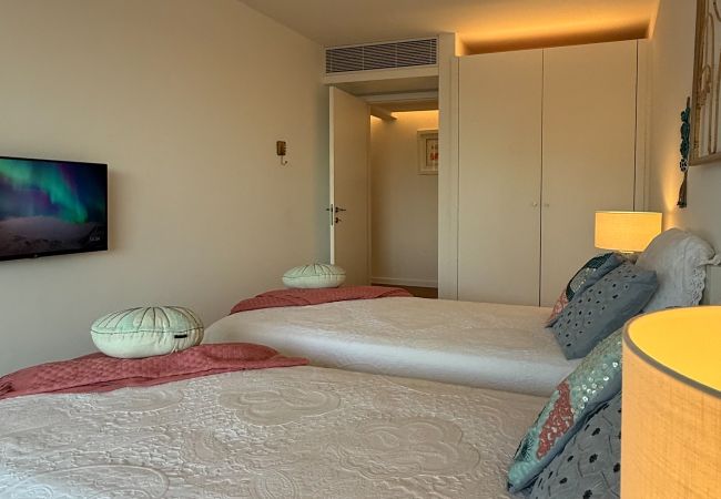 Apartamento em Albufeira - Herdade dos Salgados, T3 8B-1B, Vila das Lagoas Apartamento em Albufeira - Herdade dos Salgados, T3 8B-1B, Vila das Lagoas