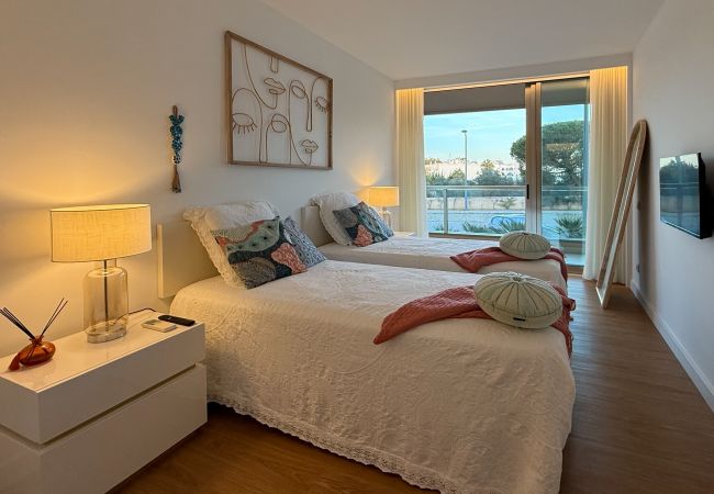 Apartamento em Albufeira - Herdade dos Salgados, T3 8B-1B, Vila das Lagoas Apartamento em Albufeira - Herdade dos Salgados, T3 8B-1B, Vila das Lagoas