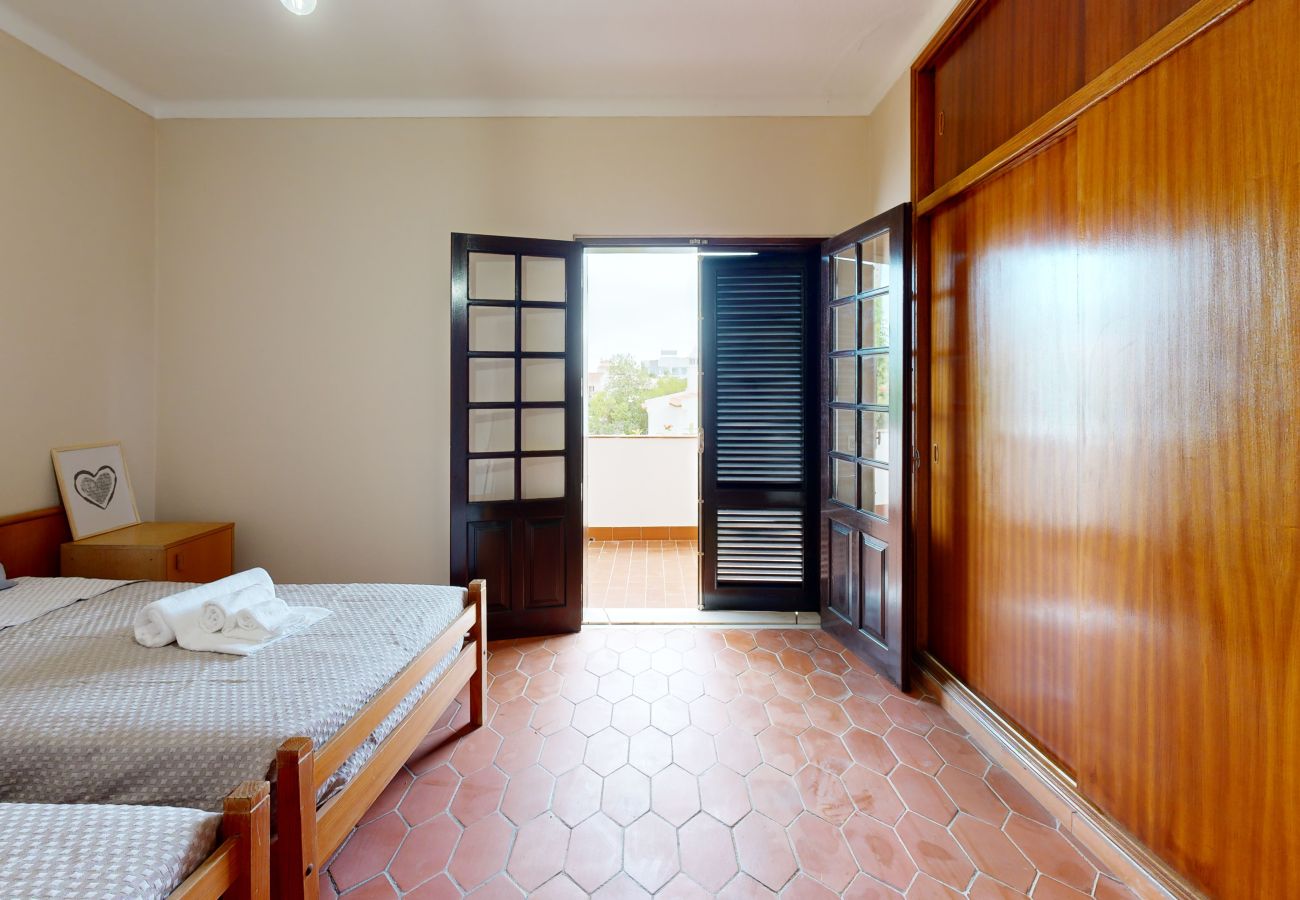 Casa geminada em Albufeira - Oura Villas V3 105