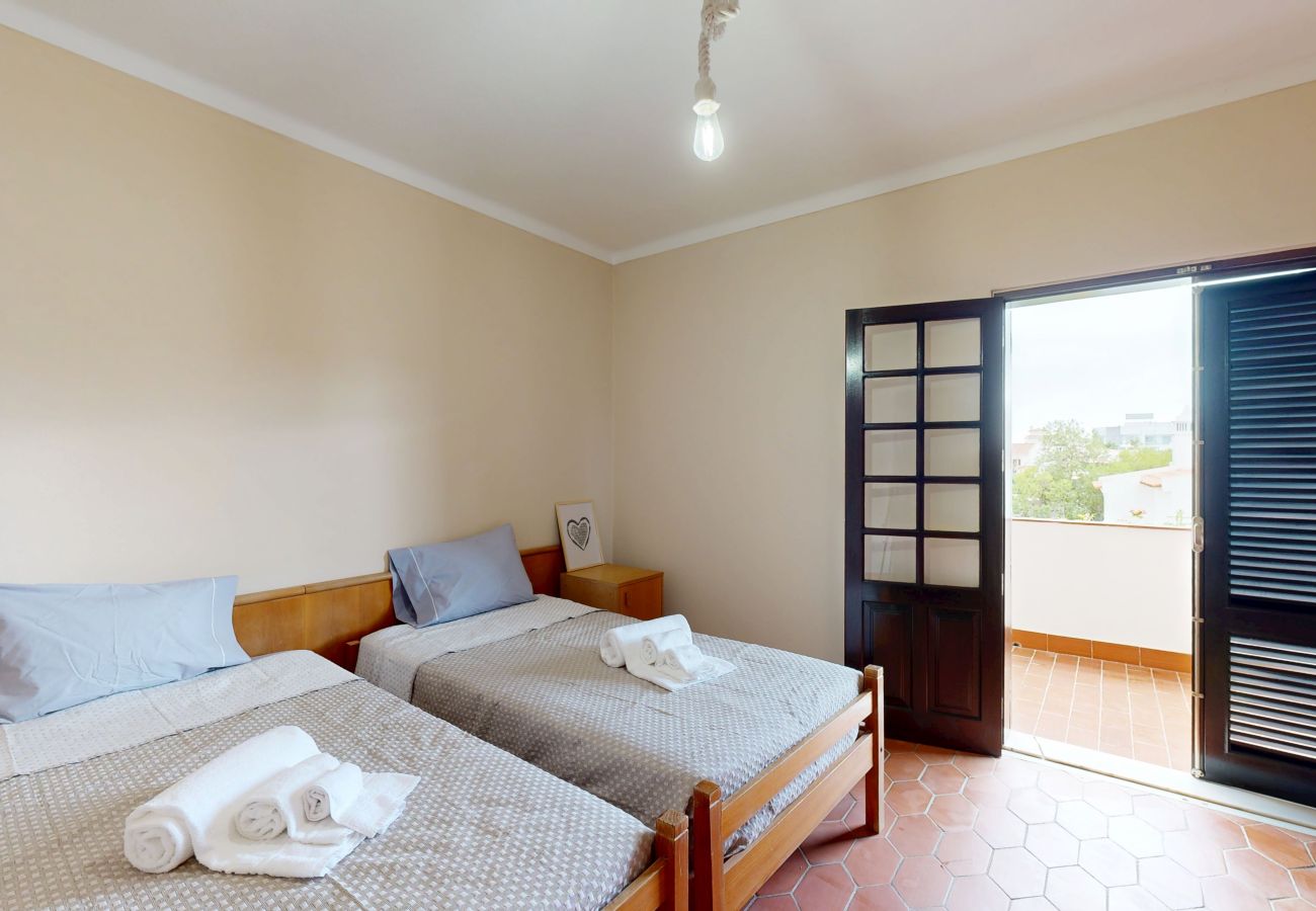 Casa geminada em Albufeira - Oura Villas V3 105