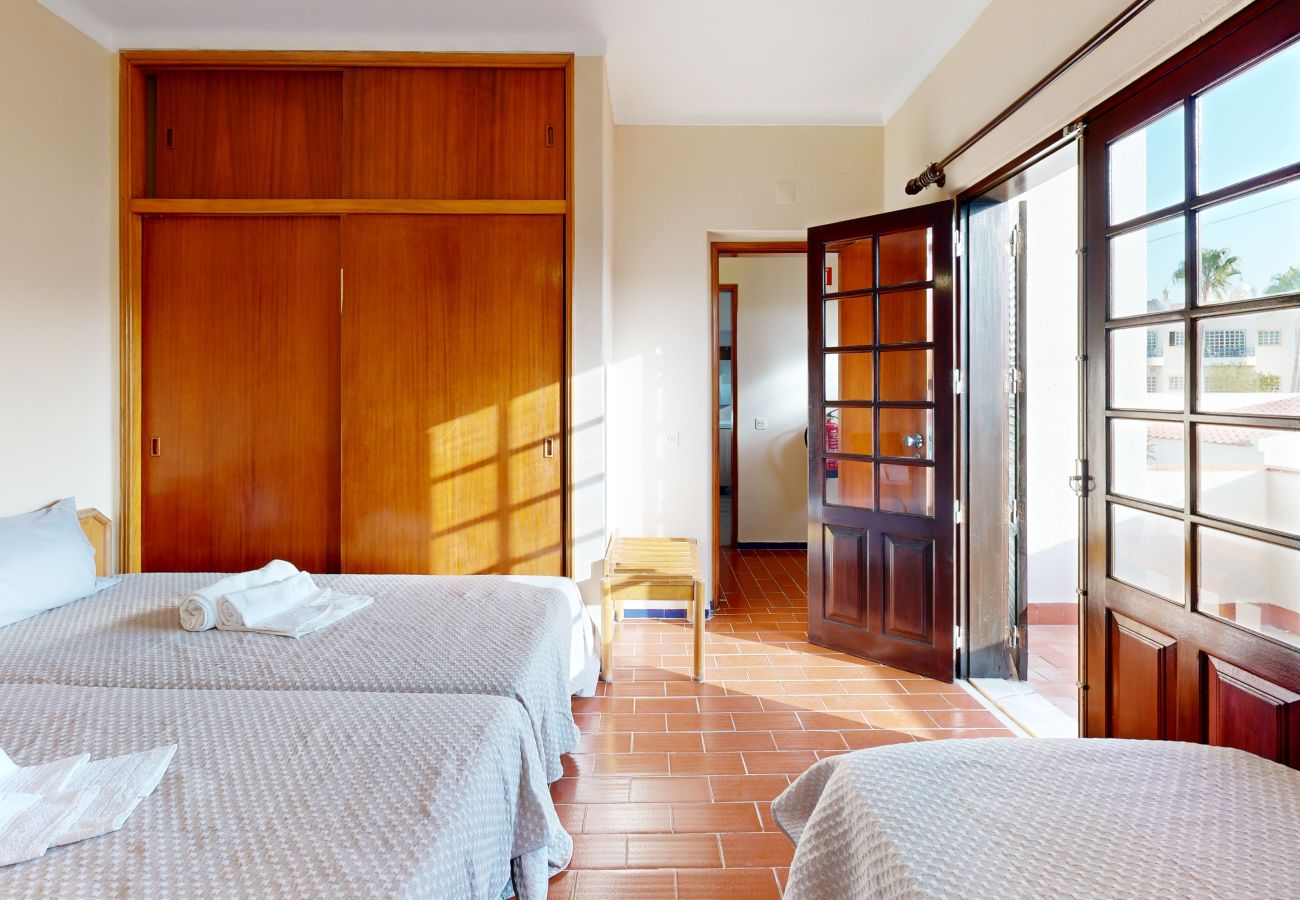 Casa geminada em Albufeira - Oura Villas V1 107 
