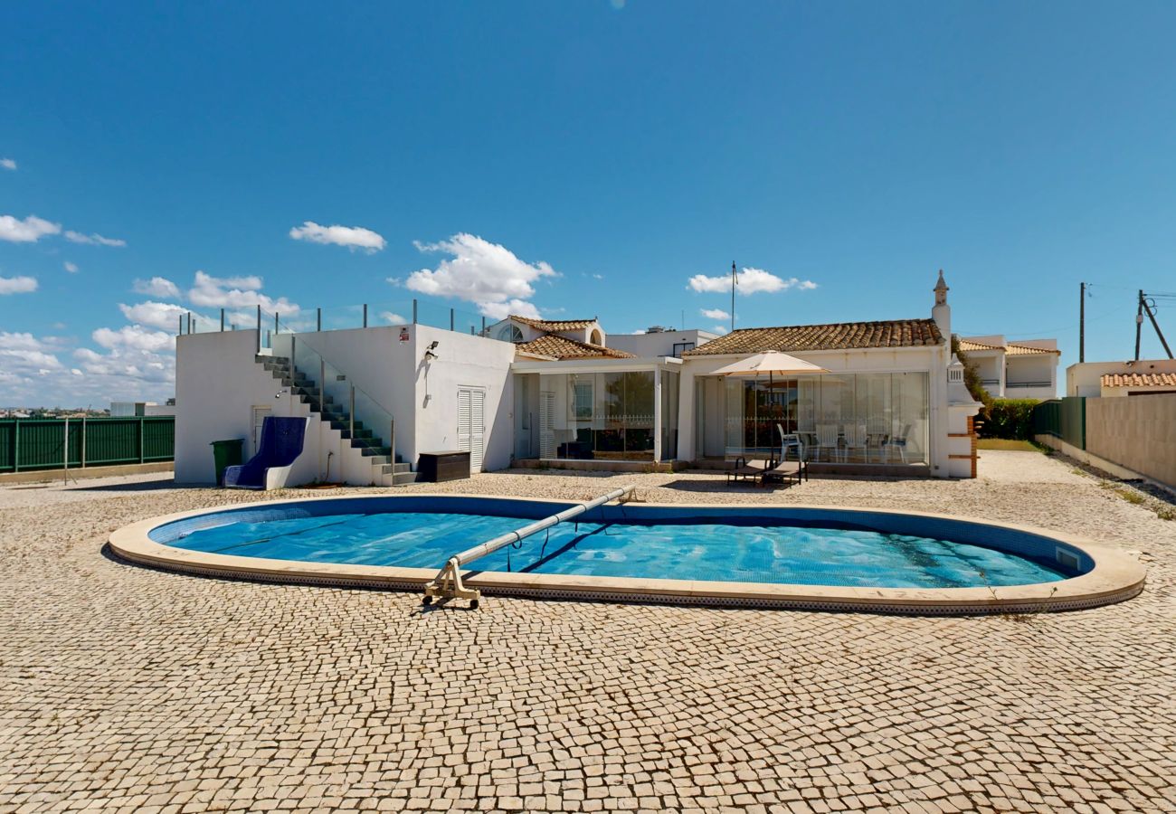 Villa em Albufeira - Villa Hipolito V4 com Piscina e BBQ