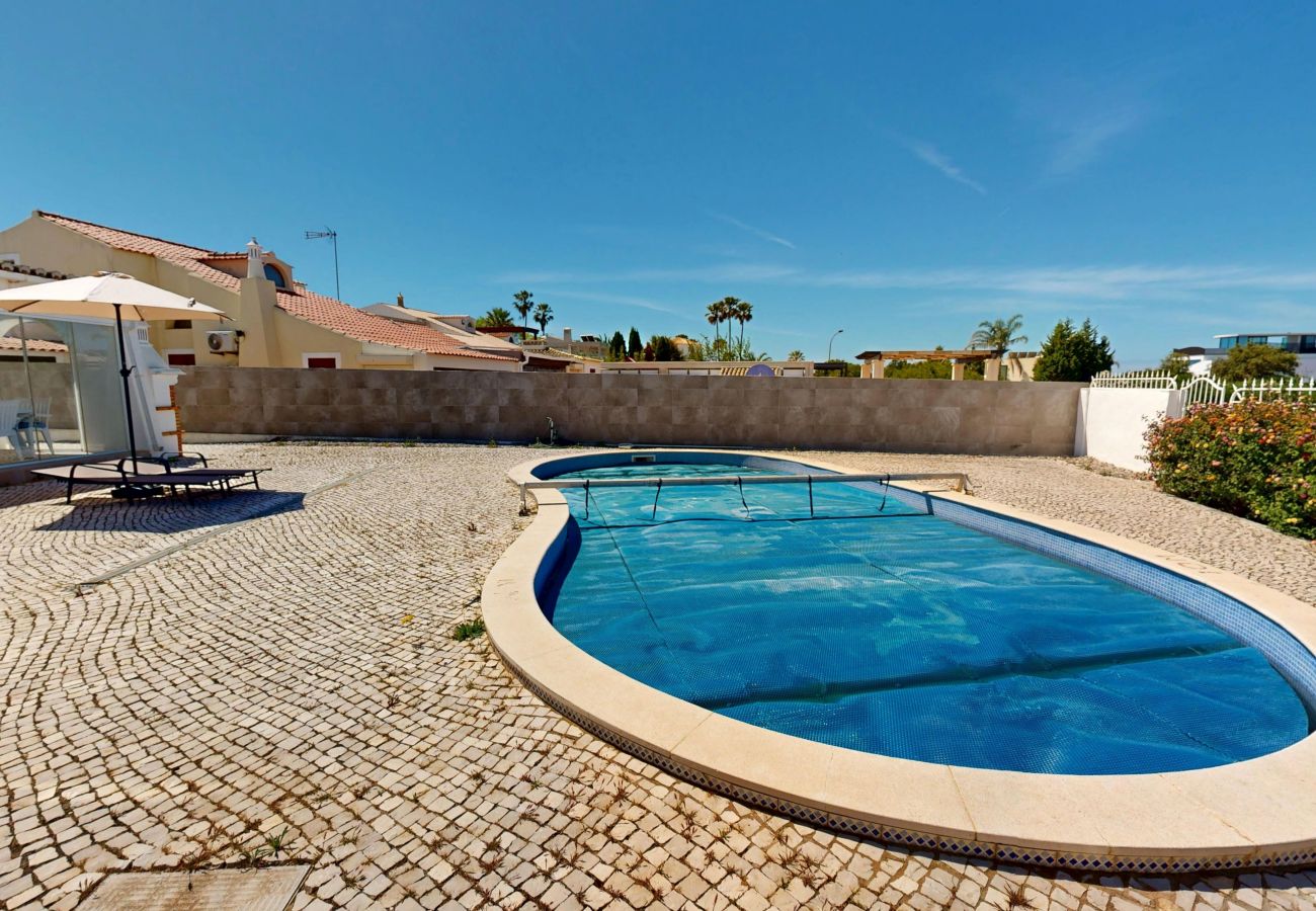 Villa em Albufeira - Villa Hipolito V4 com Piscina e BBQ