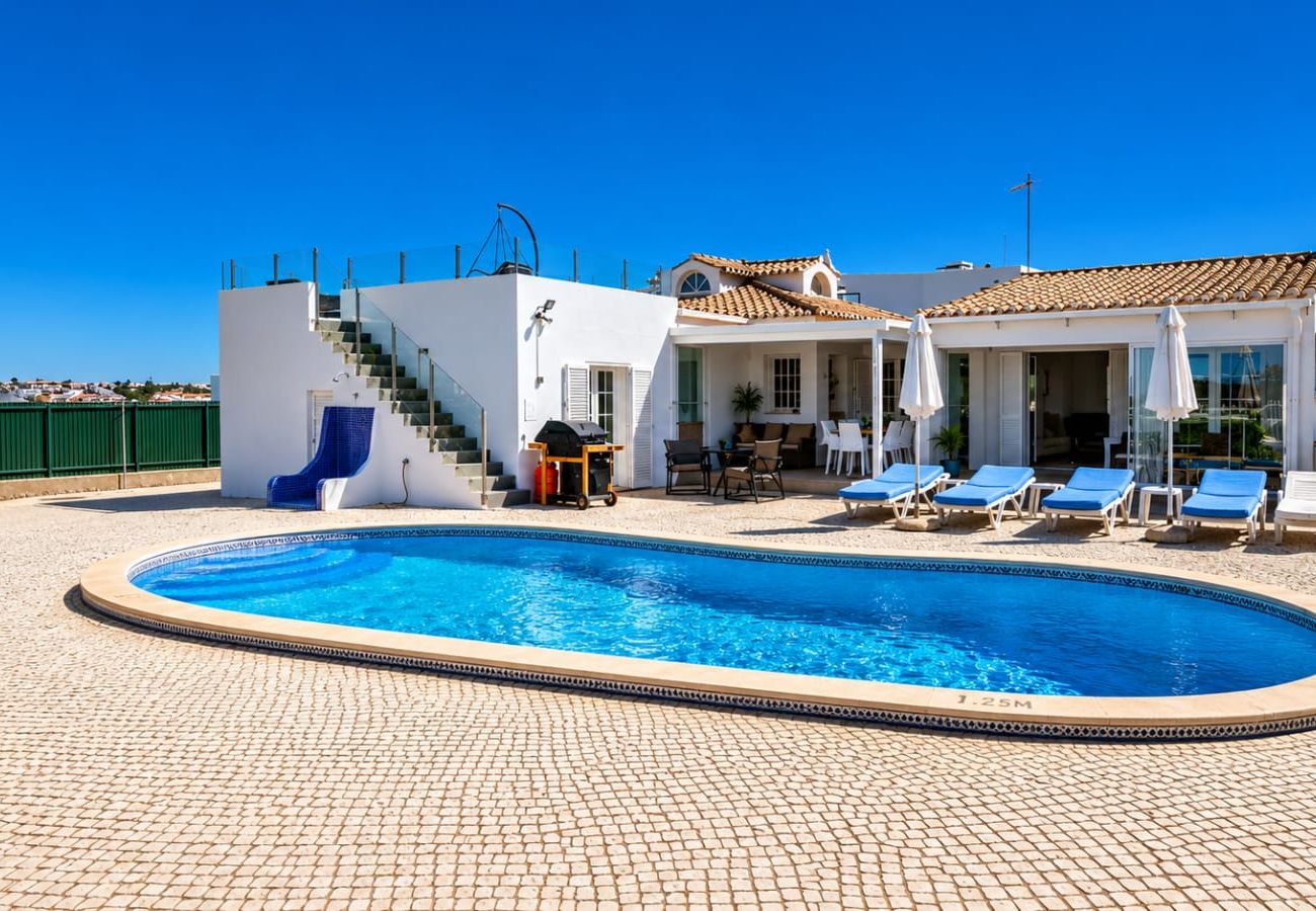 Villa em Albufeira - Villa Hipolito V4 com Piscina e BBQ