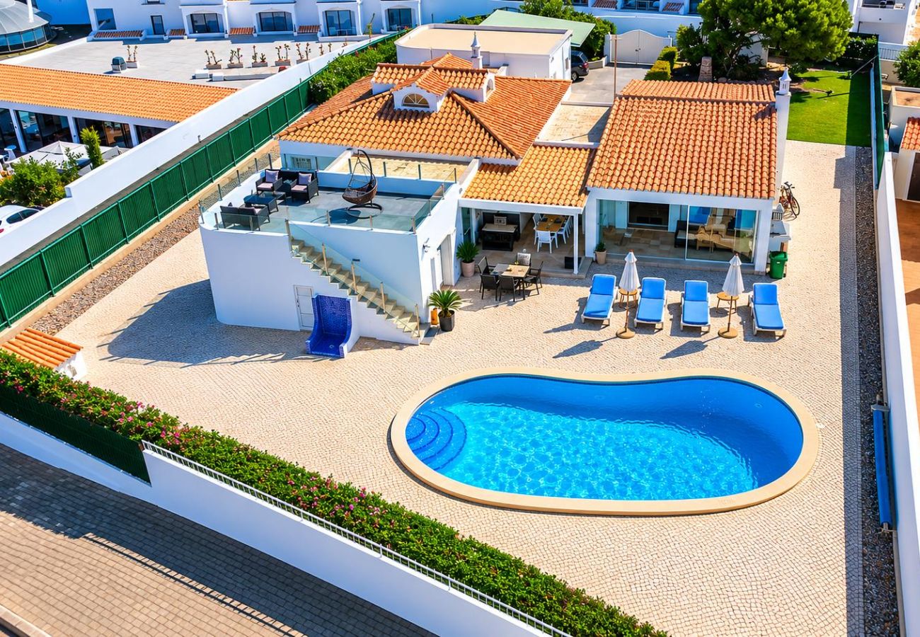 Villa em Albufeira - Villa Hipolito V4 com Piscina e BBQ