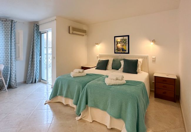 Rent by room in Albufeira - Sofeelings, Room Mar_Floor 2, Baixa de Albufeira