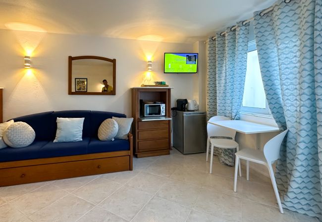 Rent by room in Albufeira - Sofeelings, Room Mar_Floor 2, Baixa de Albufeira