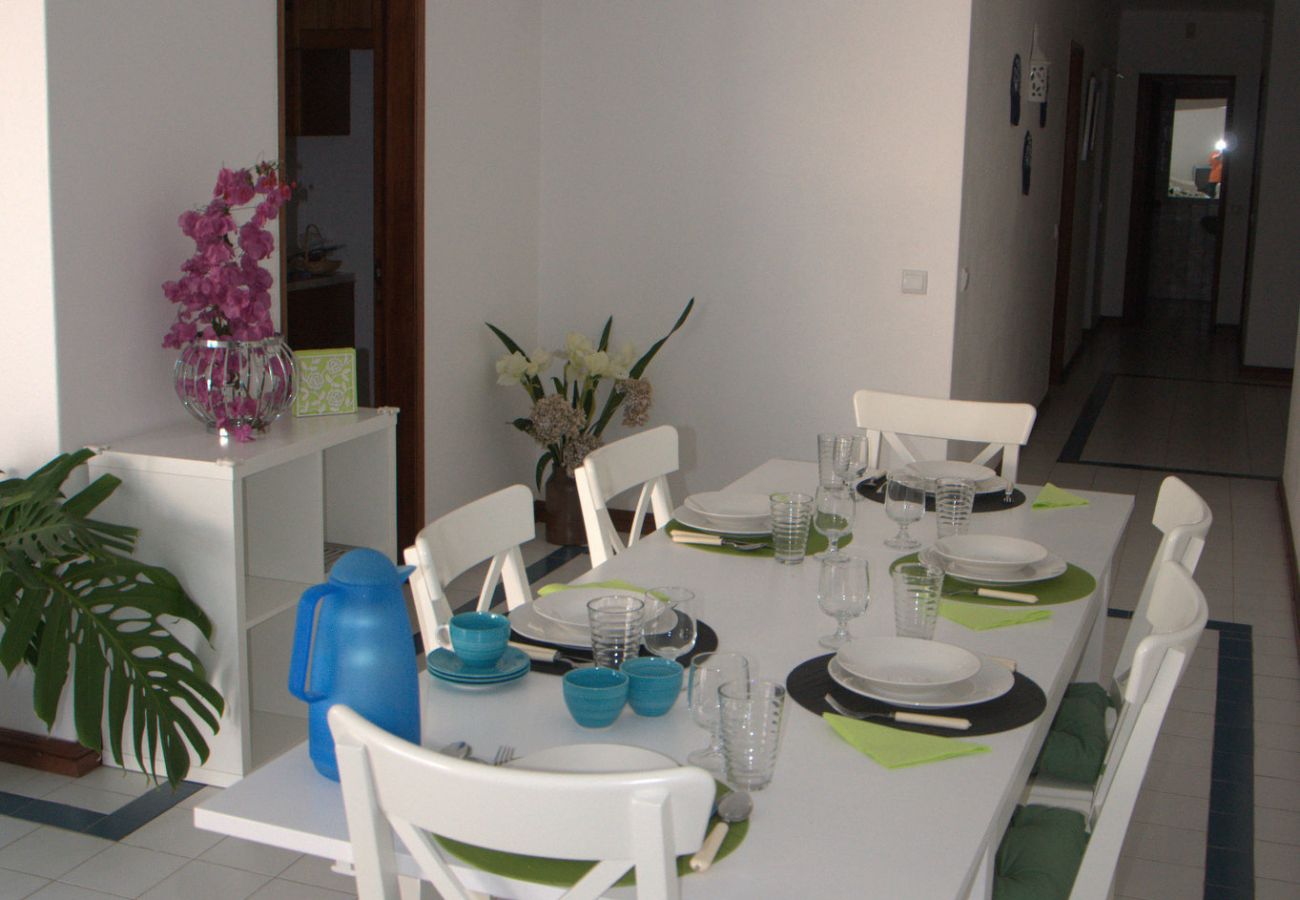 Apartment in Albufeira - Apartamento T3 Gemeas, a 20 metros da Praia dos Olhos de Água
