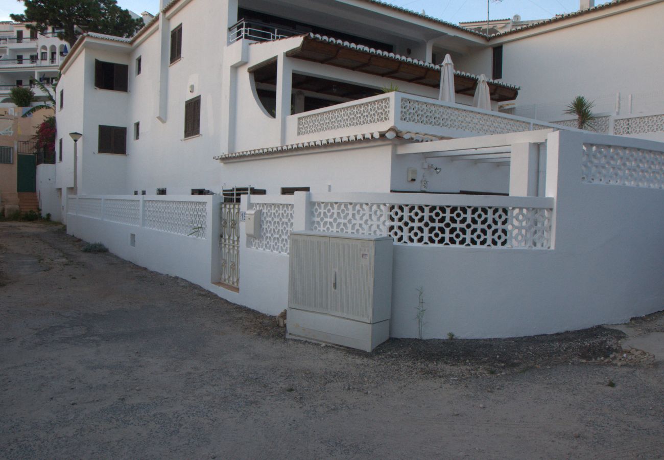 Apartment in Albufeira - Apartamento T3 Gemeas, a 20 metros da Praia dos Olhos de Água