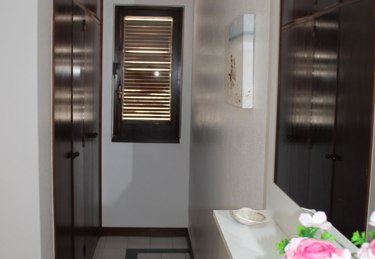 Apartment in Albufeira - Apartamento T3 Gemeas, a 20 metros da Praia dos Olhos de Água