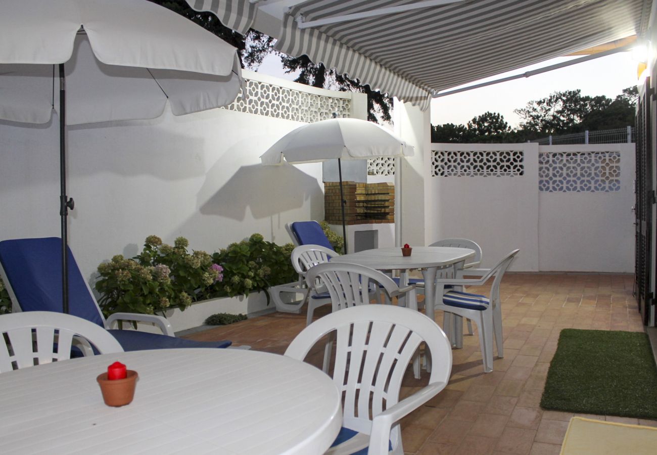 Apartment in Albufeira - Apartamento T3 Gemeas, a 20 metros da Praia dos Olhos de Água