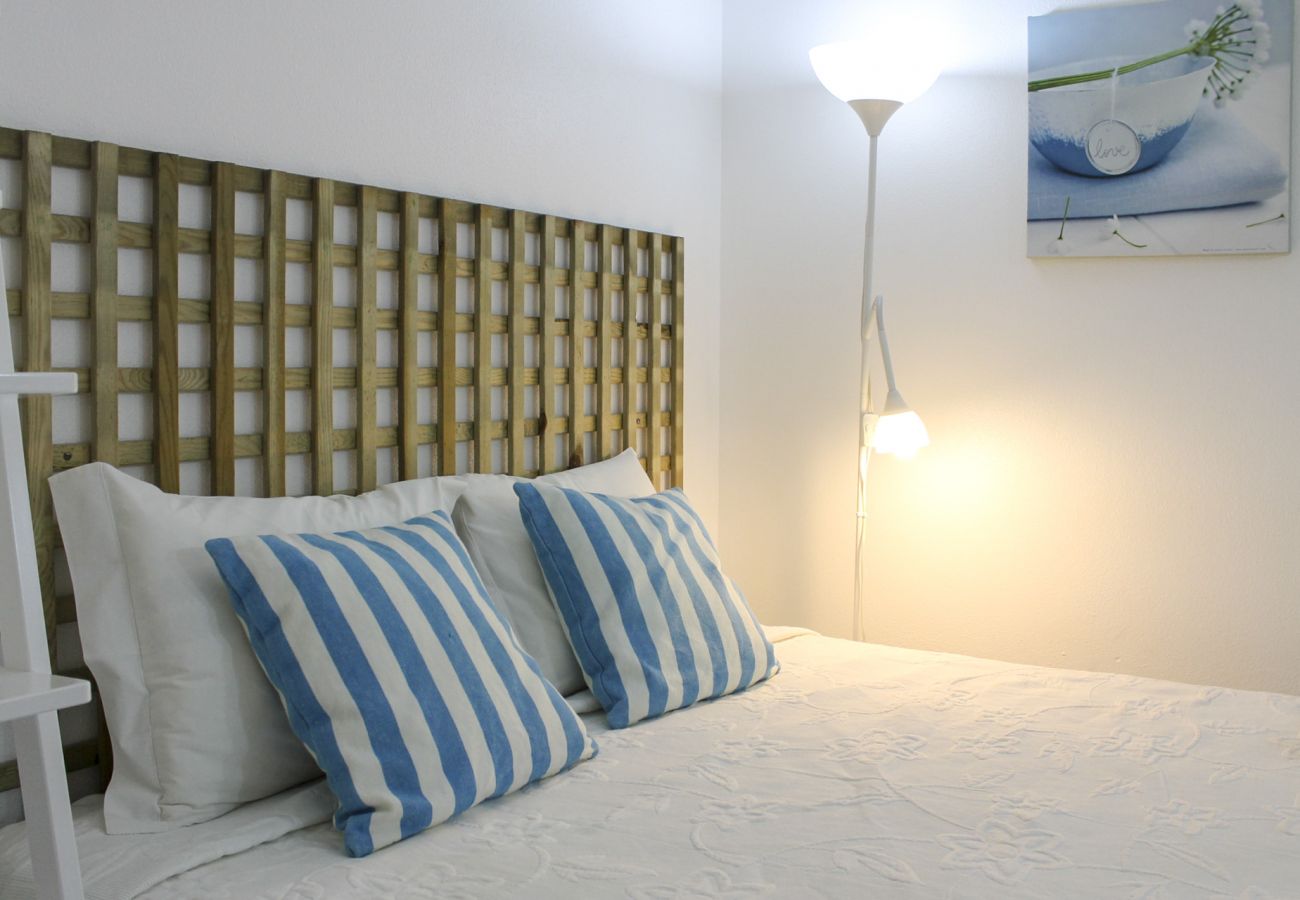Apartment in Albufeira - Apartamento T3 Gemeas, a 20 metros da Praia dos Olhos de Água