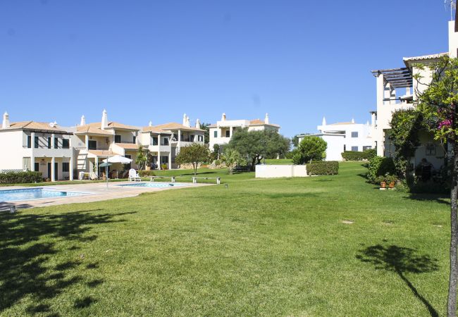 Apartment in Pêra - Condomínio Vilita, T1-Lt-5,F, piscina, campo de ténis e churrasqueira, Pêra-Silves