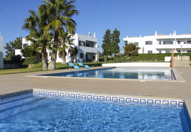 Apartment in Pêra - Condomínio Vilita, T1-Lt-5,F, piscina, campo de ténis e churrasqueira, Pêra-Silves Apartment in Pêra - Condomínio Vilita, T1-Lt-5,F, piscina, campo de ténis e churrasqueira, Pêra-Silves