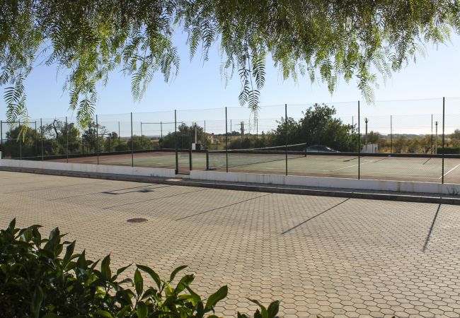 Apartment in Pêra - Condomínio Vilita, T1-Lt-5,F, piscina, campo de ténis e churrasqueira, Pêra-Silves Apartment in Pêra - Condomínio Vilita, T1-Lt-5,F, piscina, campo de ténis e churrasqueira, Pêra-Silves