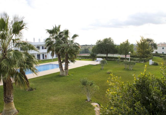 Apartment in Pêra - Condomínio Vilita, T1-Lt-5,F, piscina, campo de ténis e churrasqueira, Pêra-Silves Apartment in Pêra - Condomínio Vilita, T1-Lt-5,F, piscina, campo de ténis e churrasqueira, Pêra-Silves