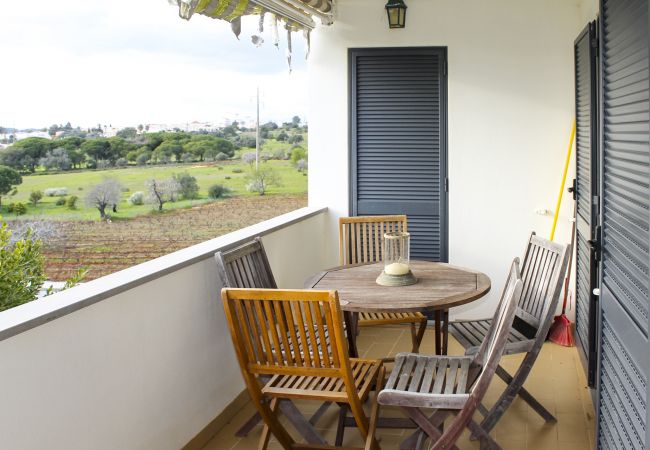 Apartment in Pêra - Condomínio Vilita, T1-Lt-5,F, piscina, campo de ténis e churrasqueira, Pêra-Silves