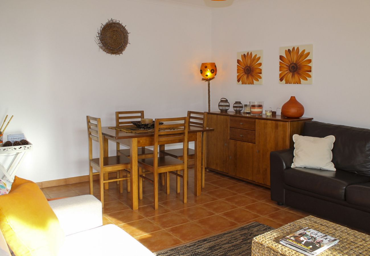 Apartment in Pêra - Condomínio Vilita, T1-Lt-5,F, piscina, campo de ténis e churrasqueira, Pêra-Silves