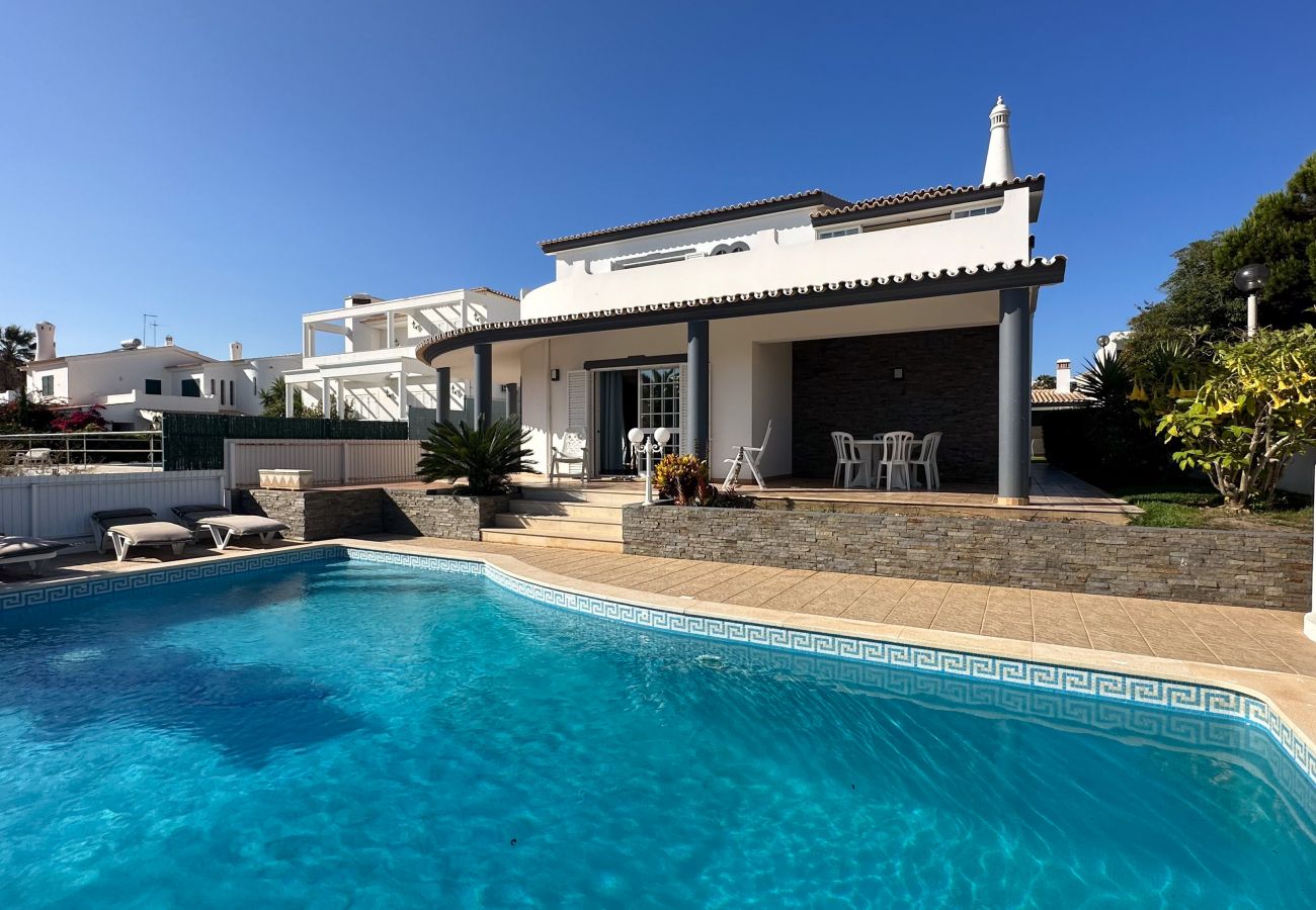 Villa in Albufeira -  Villa Catavento V5 Piscina e 100mt Praia da Galé