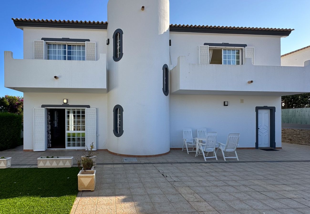 Villa in Albufeira -  Villa Catavento V5 Piscina e 100mt Praia da Galé