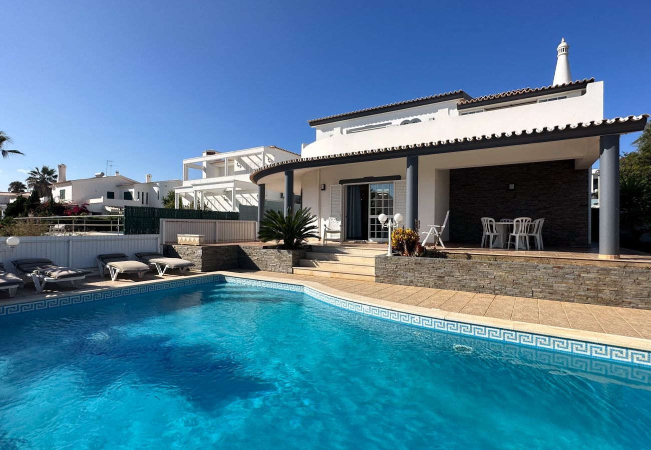 Villa in Albufeira -  Villa Catavento V5 Piscina e 100mt Praia da Galé