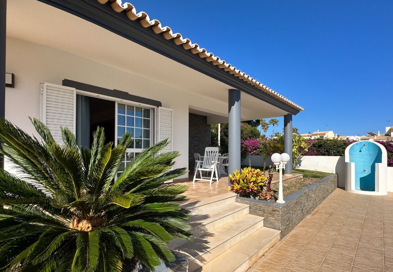 Villa in Albufeira -  Villa Catavento V5 Piscina e 100mt Praia da Galé
