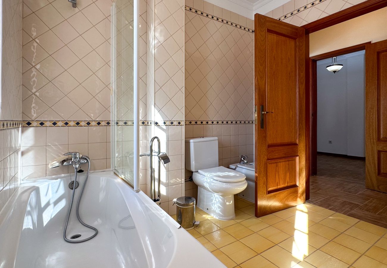 Villa in Albufeira -  Villa Catavento V5 Piscina e 100mt Praia da Galé