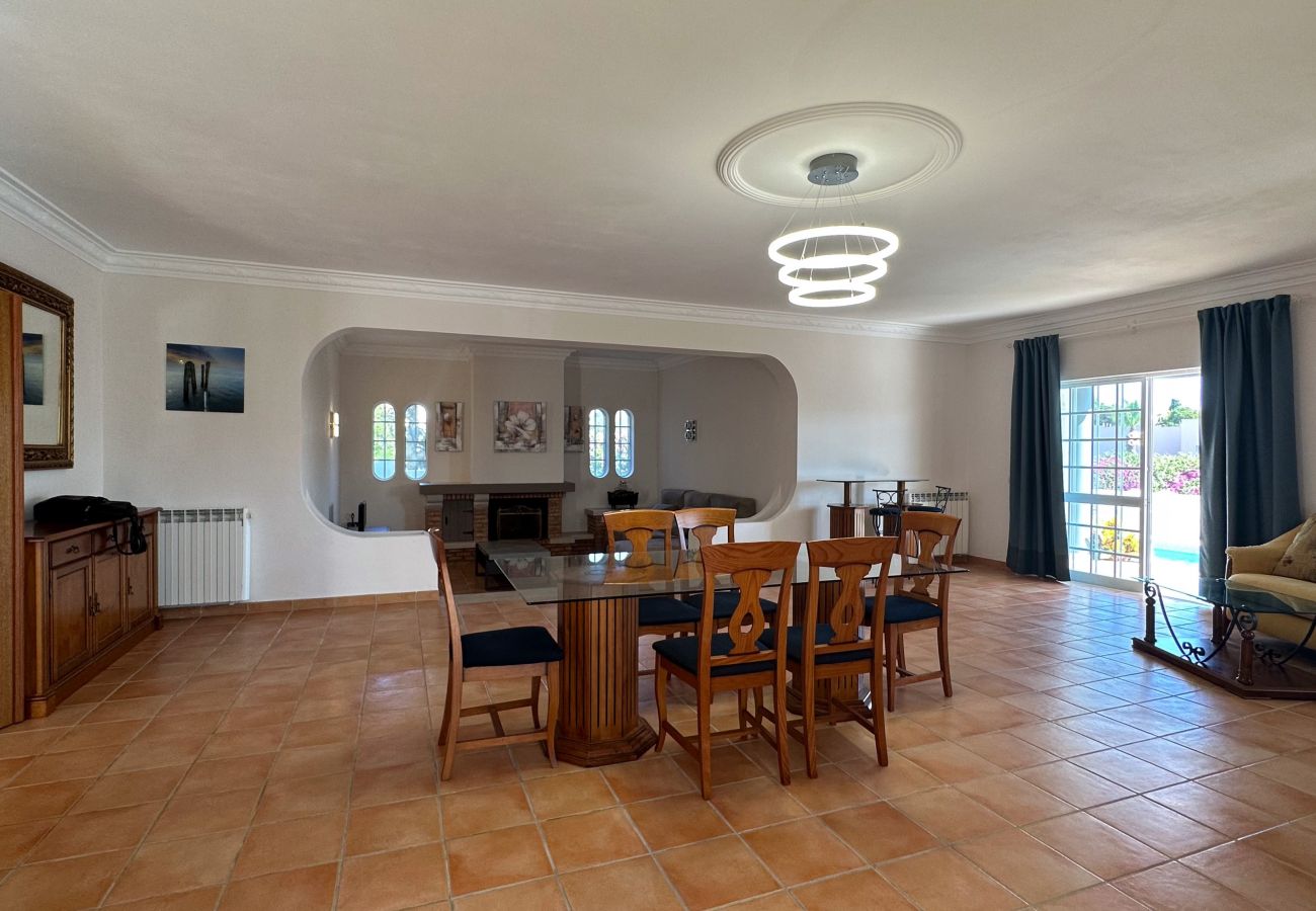Villa in Albufeira -  Villa Catavento V5 Piscina e 100mt Praia da Galé