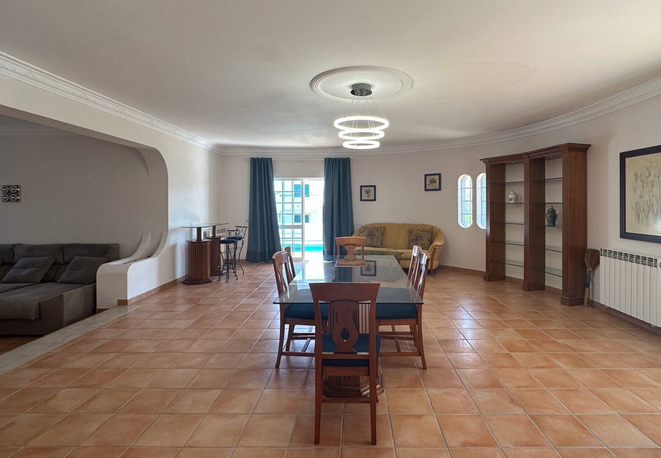 Villa in Albufeira -  Villa Catavento V5 Piscina e 100mt Praia da Galé