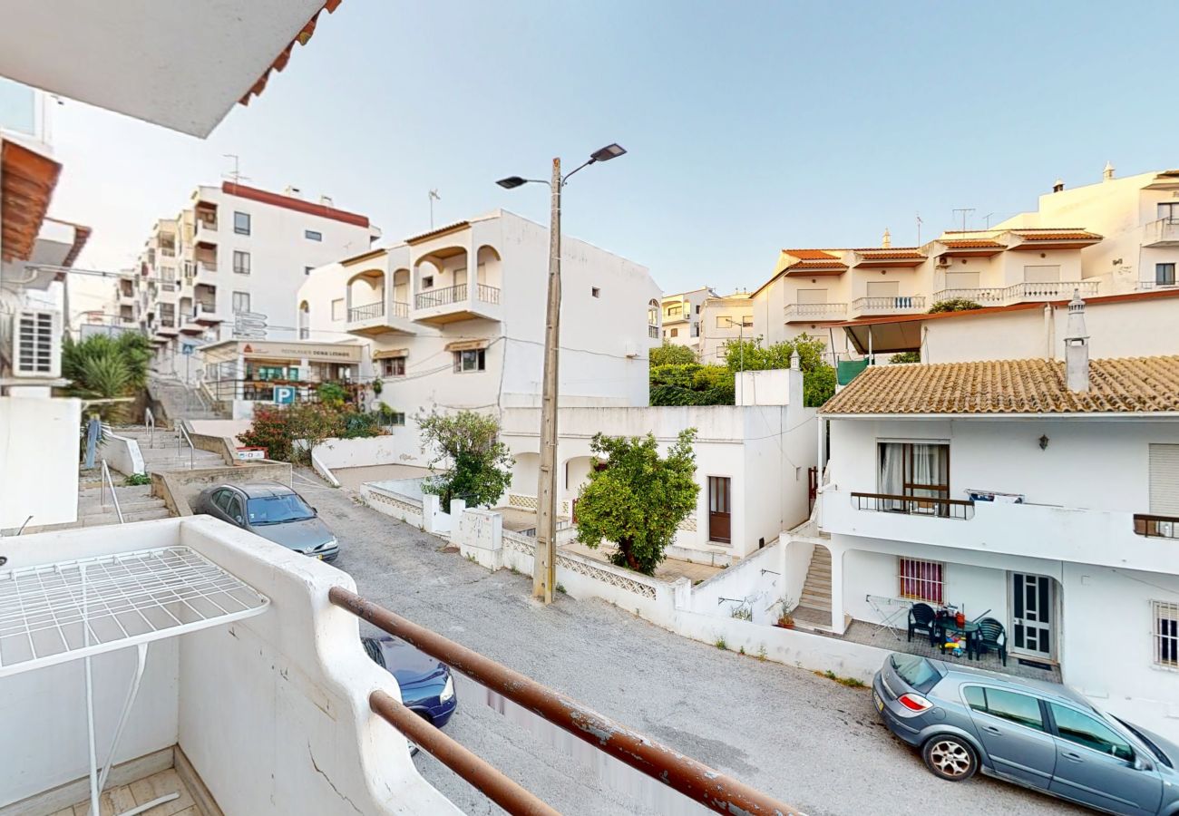 Apartment in Albufeira - Apartament T1 Caliços 600mt Fishermans Beach