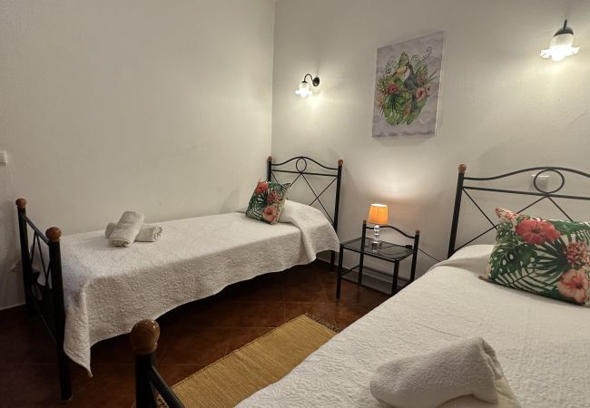 Farm stay in Silves - Quinta Jardim das Palmeiras, T2 nº3, Algoz Farm stay in Silves - Quinta Jardim das Palmeiras, T2 nº3, Algoz