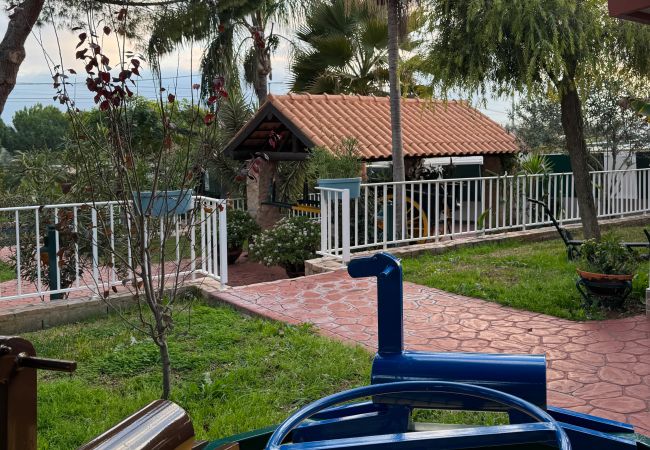 Farm stay in Silves - Quinta Jardim das Palmeiras, T2 nº3, Algoz Farm stay in Silves - Quinta Jardim das Palmeiras, T2 nº3, Algoz