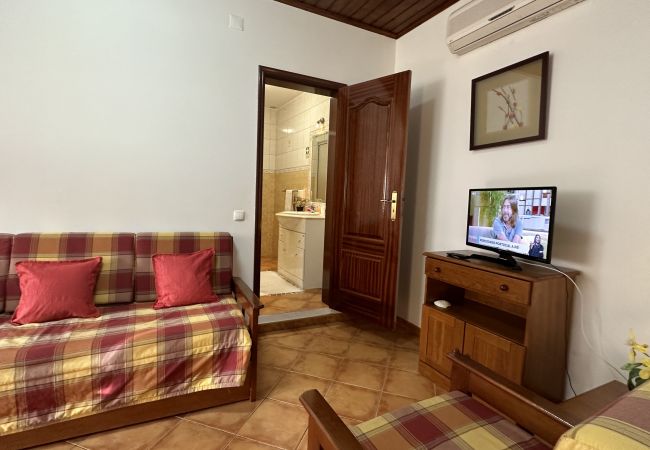 Farm stay in Silves - Quinta Jardim das Palmeiras, T2 nº6, Algoz Farm stay in Silves - Quinta Jardim das Palmeiras, T2 nº6, Algoz