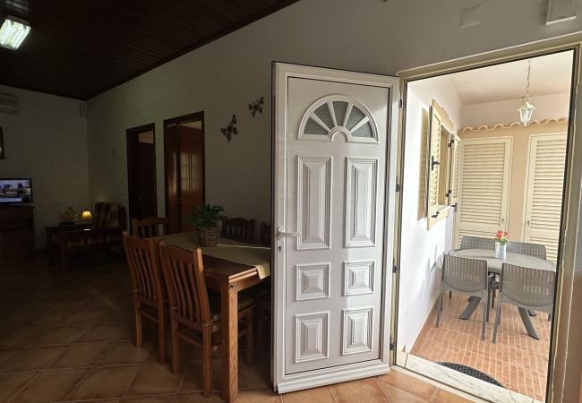 Farm stay in Silves - Quinta Jardim das Palmeiras, T2 nº6, Algoz Farm stay in Silves - Quinta Jardim das Palmeiras, T2 nº6, Algoz