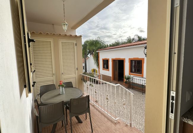 Farm stay in Silves - Quinta Jardim das Palmeiras, T2 nº6, Algoz Farm stay in Silves - Quinta Jardim das Palmeiras, T2 nº6, Algoz